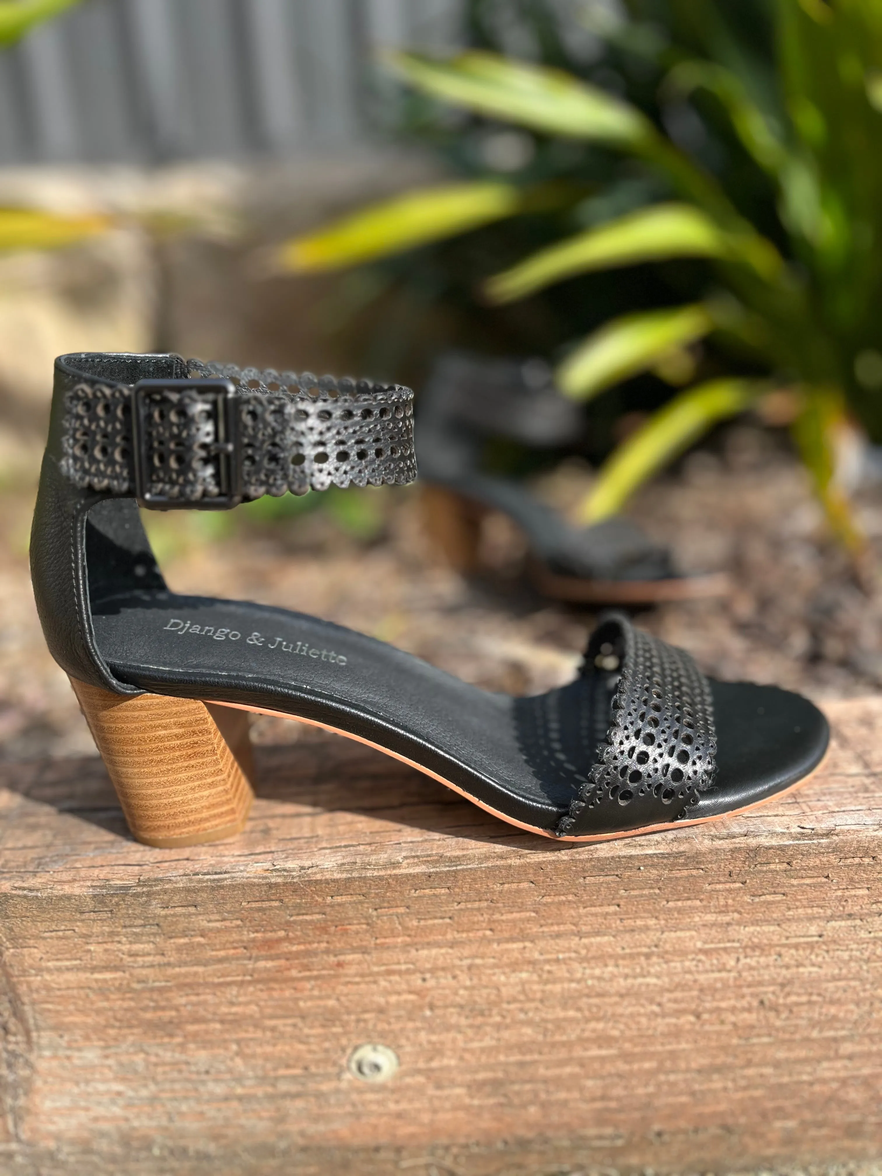 Cosmal Heels - Black & Natural