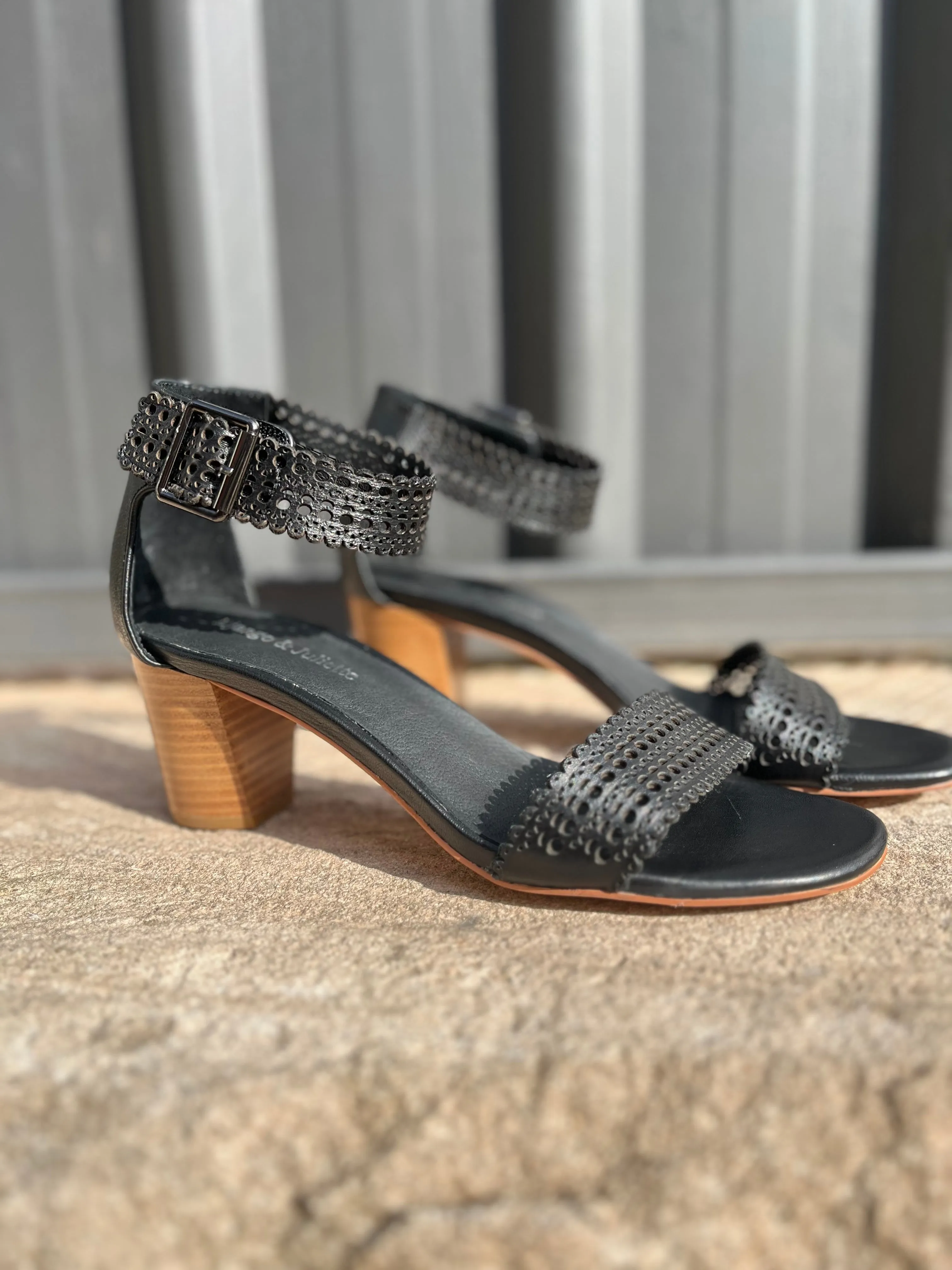 Cosmal Heels - Black & Natural