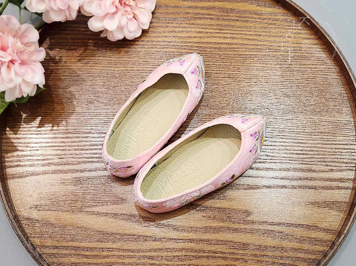 Embroidered Flower Baby Girl Hanbok Shoes in Light Pink